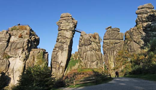 Externsteine von Bellersen besuchen